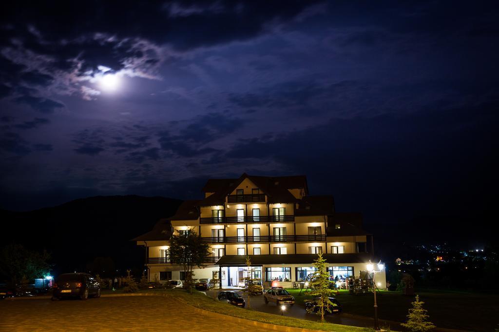 Hotel ToacaBellevue Gura Humorului Exterior foto